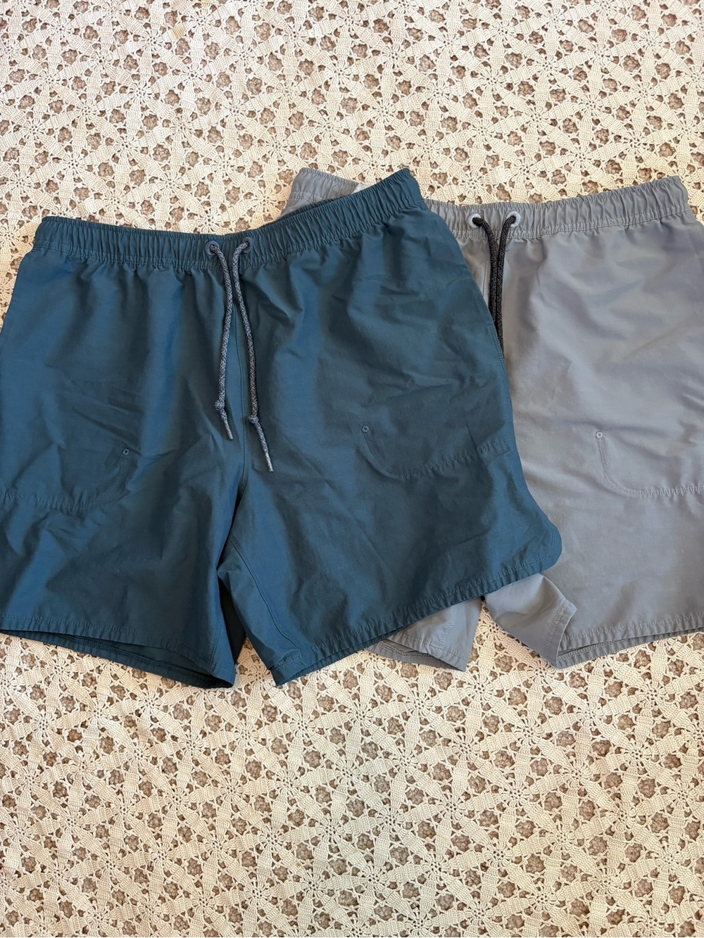 allbirds Men’s Bundle of 2 Natural Run Shorts 7” Slate Blue & Light Grey Medium